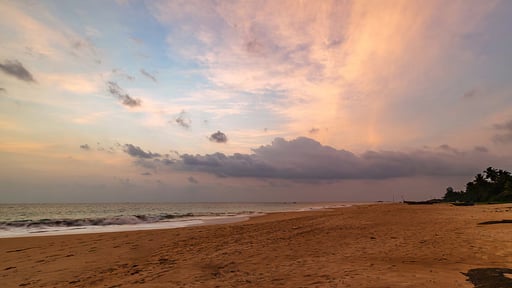 Blue Parrot Beach Villa Beach