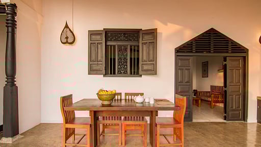 Blue Parrot Beach Villa Dining area