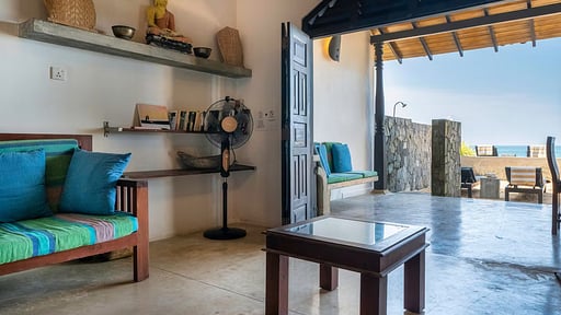 Blue Parrot Beach Villa Living room