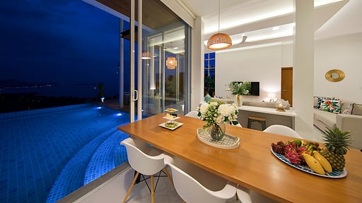 Blue Sea Villa Dining area