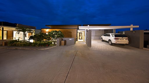 Blue Sea Villa Parking areas