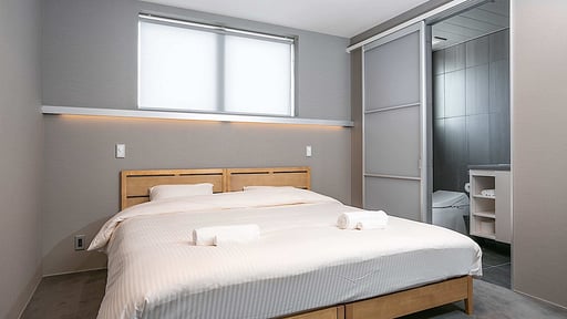 Bluebird Apartments Bedroom 1