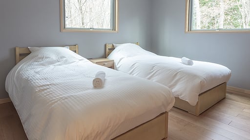 Bluebird Chalets Bedroom 1