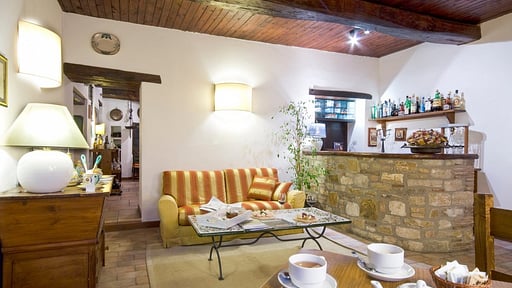 Borgo Di Meana Salon 2