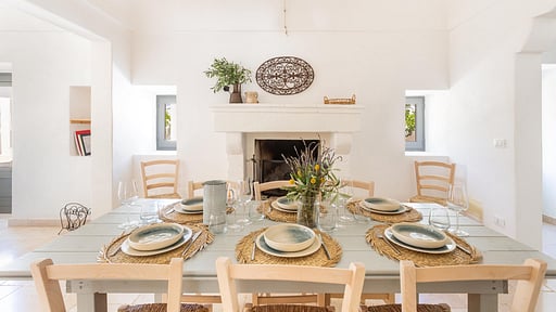 Borgo Treffe Villa Dining area