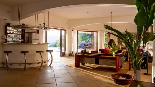 Bougainvillea Retreat Living room