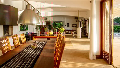 Bougainvillea Retreat Dining area