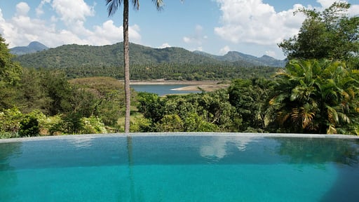 Bougainvillea Retreat Swimming pool