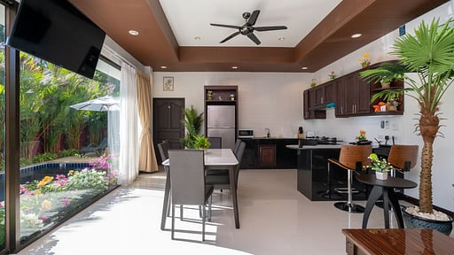 Boutique Resort Villa 2 Dining area