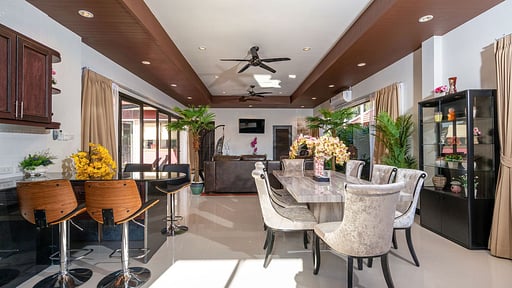 Boutique Resort Villa 4 Dining area