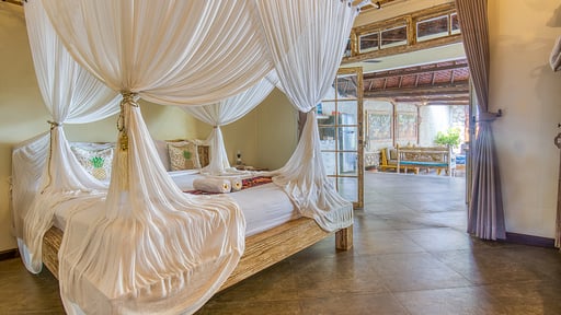 Breezy Elora Villa Schlafzimmer 1