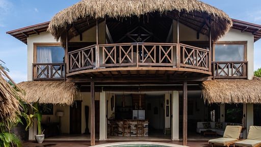 Breezy Emerald Villa Drone foto's