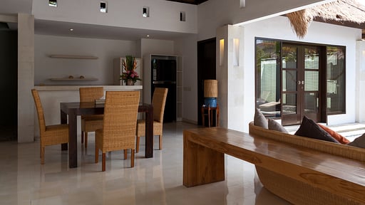 One Eleven Haven 1 Dining area