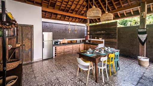 Cabana Emile Dining area
