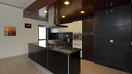 Calem Grove Villa 6 Kitchen