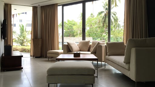 Calem Grove Villa 7 Salon