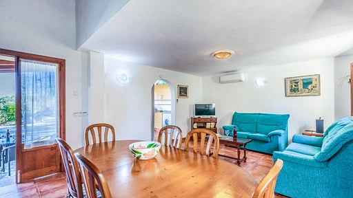 Can Bachio Dining area