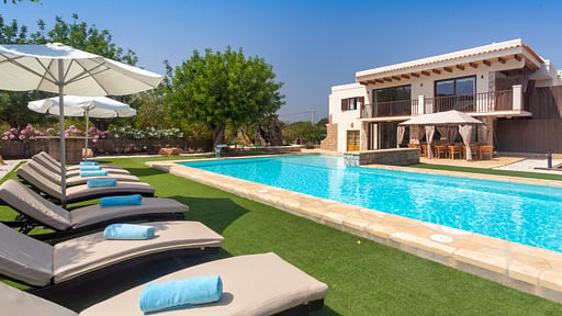 Can Bernadet Swimming pool
