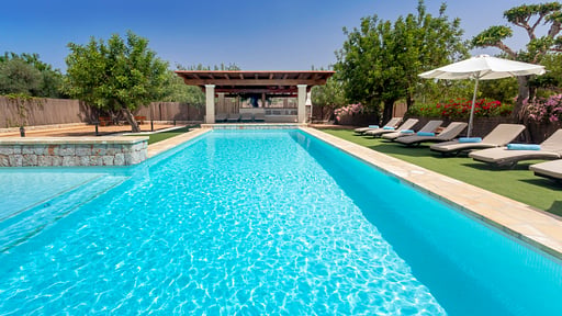 Can Bernadet Swimming pool