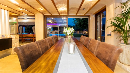 Can Bernadet Dining area