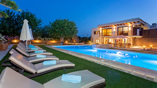Can Bernadet Swimming pool