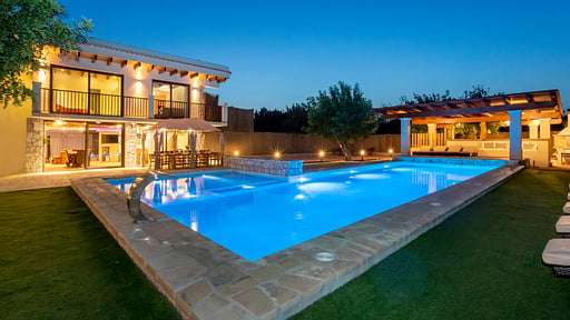 Can Bernadet Swimming pool
