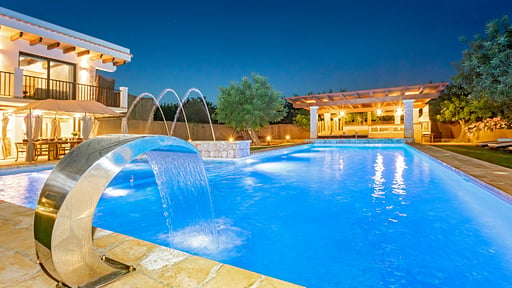 Can Bernadet Swimming pool