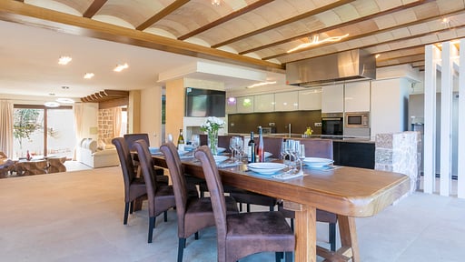 Can Bernadet Dining area