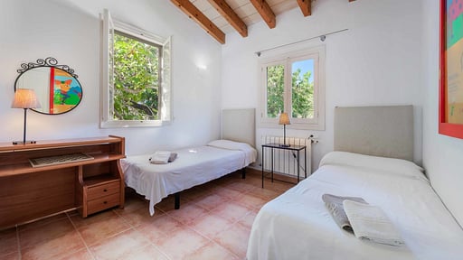 Can Cama Rotja Спальня 2