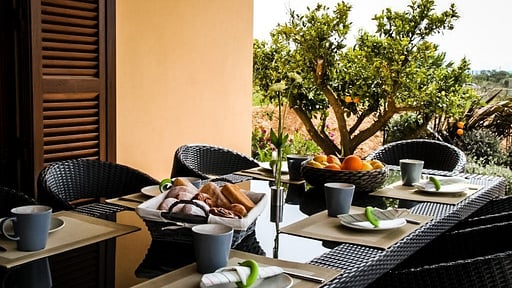 Can Carino Dining area