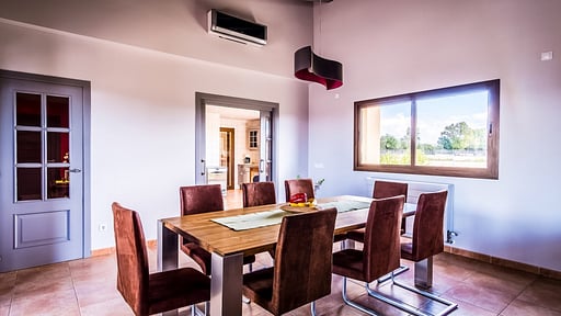 Can Carino Dining area