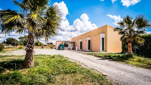 Can Carino Parking areas