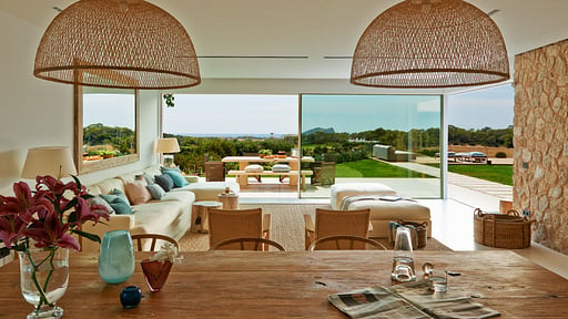 Can Dos Rocas Dining area
