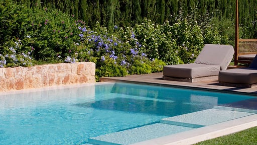 Can Dos Rocas Swimming pool
