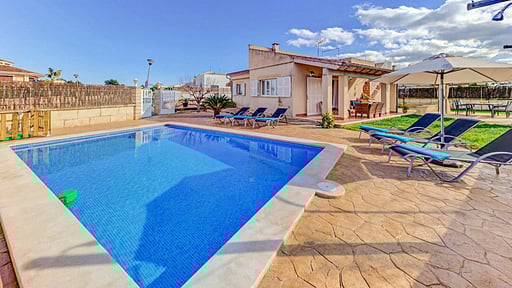 Can Gelaberts Swimming pool