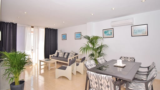 Can Lluc Apartment Dining area