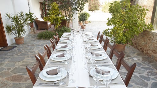 Can Mariano Villa Dining area 2