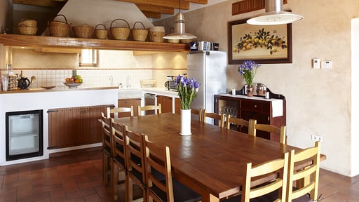 Can Mariano Villa Dining area