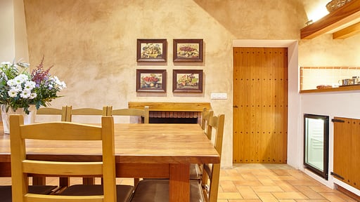 Can Mariano Villa Dining area