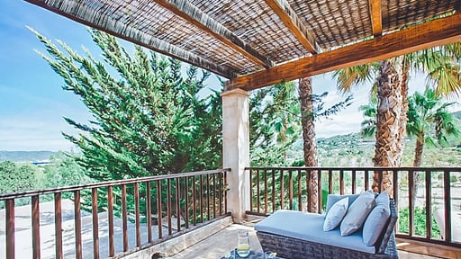 Can Melanie Terrace/Veranda