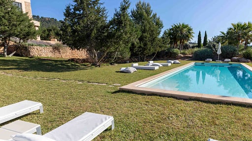 Can Milna Swimming pool