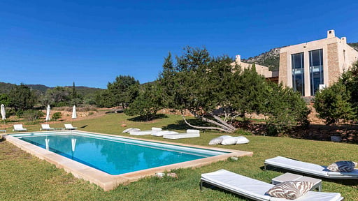 Can Milna Swimming pool
