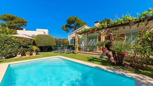 Can Mir Ruth Swimming pool