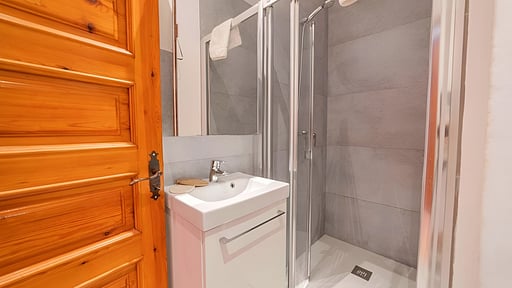 Can Mir Ruth Bedroom 2