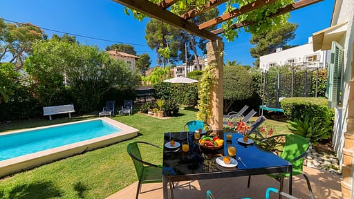 Can Mir Ruth Swimming pool