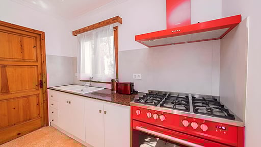 Can Mir Ruth Kitchen