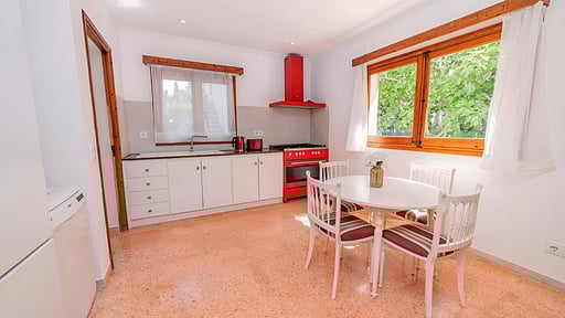 Can Mir Ruth Kitchen