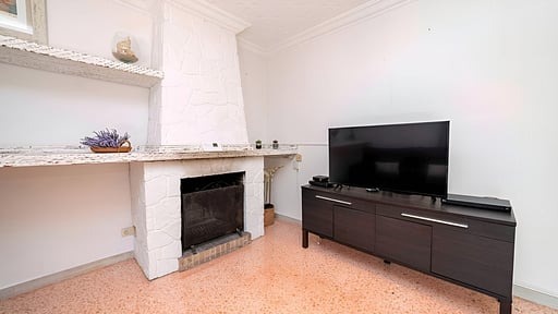 Can Mir Ruth Living room