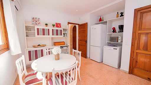 Can Mir Ruth Kitchen