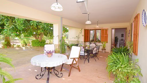 Can Nina Обеденная зона